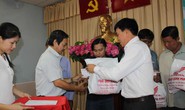 Tặng bảo hiểm cho đoàn viên nghiệp đoàn xe ôm