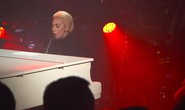 Lady Gaga kêu gọi ông Donald Trump cần hài hòa và thông minh