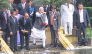 Thủ tướng Ấn Độ thăm Nhà sàn Bác Hồ