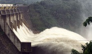 Quảng Nam: Hạ du ngập nước, nhiều thủy điện lại tăng lượng xả lũ