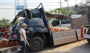 “Xế hộp” tông nhau trên đường vào sân bay