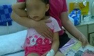 Côn đồ truy sát cả gia đình, chém bé gái 3 tuổi