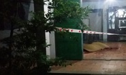Đâm loạn xạ vì thấy vợ ôm ông hàng xóm