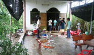 Xe khách tông quán ăn, 5 người nhập viện