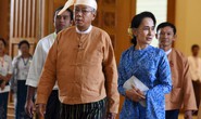 Đảng cầm quyền và quân đội “đụng độ” vì bà Suu Kyi