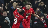 Thắng Stoke 4-1, Liverpool làm nóng cuộc đua