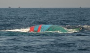 Tàu cá bị đâm chìm ở Hoàng Sa: Tìm 5 ngư dân mất tích