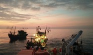 Cận cảnh cứu 15 thuyền viên bị chìm tàu trên biển
