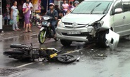Phóng nhanh, nam thanh niên đâm đầu vào ô tô