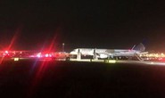 Mỹ: Máy bay cháy động cơ, sân bay tạm ngừng hoạt động