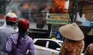 Hỏa hoạn thiêu rụi 3 căn nhà gần cảnh sát phòng cháy chữa cháy
