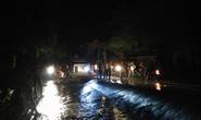 Nước lũ tràn đê sông Bưởi, khẩn cấp sơ tán dân