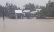 Làng mạc Quảng Nam ngập chìm trong nước, thủy điện vẫn xả lũ