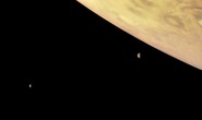 Cận cảnh Sao Mộc và hai mặt trăng kỳ ảo
