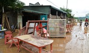 Quảng Ngãi: Nhiều nơi tan hoang sau trận lũ kỳ lạ