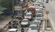 Ô tô “diễu hành” phản đối việc thu phí ở cầu Bến Thủy 1