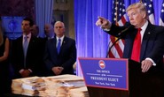 FBI bị “sờ gáy”, ông Trump trút giận lên bà Clinton