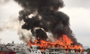 Lại cháy tàu du lịch trên vịnh Hạ Long