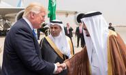 TT Trump tại Ả Rập Saudi: Nhận huân chương, ký hợp đồng vũ khí khủng