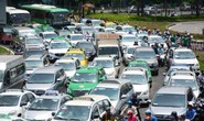 Giao thông hỗn loạn quanh sân bay Tân Sơn Nhất suốt 5 giờ