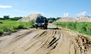 Chủ tịch huyện tự ý làm đường cho doanh nghiệp khai thác cát