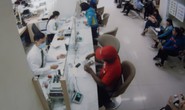 Dùng hộ chiếu giả mở tài khoản, rút tiền