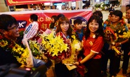 Ngày về rạng ngời của tuyển bóng đá nữ Việt Nam