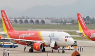 Máy bay Vietjet bay vòng 1 giờ đốt nhiên liệu rồi hạ cánh cứu khách