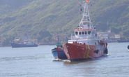 Đưa 3 ngư dân gặp nạn trên vùng biển Hoàng Sa vào bờ