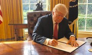 Ông Trump ký sắc lệnh nhập cư mới nhẹ đô hơn