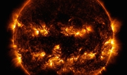 NASA bất ngờ tung bộ mặt Halloween của mặt trời