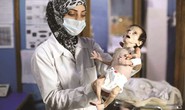 Cạn lương thực, người dân Syria phải lục thùng rác