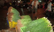 Sức mua giảm, giá rau vẫn tăng mạnh