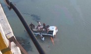 Thiếu niên lái xe buýt lao xuống sông, 33 người thiệt mạng