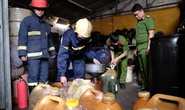 Thu giữ kho hàng xăng dầu lậu nằm ngay trong khu dân cư
