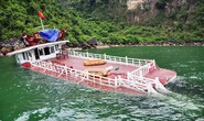 Tàu du lịch chở 31 khách Trung Quốc chìm trên Vịnh Hạ Long