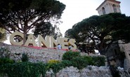 LHP Cannes: Chống khủng bố bằng 400 chậu hoa khủng