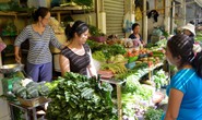 Lo xăng dầu kích giá hàng Tết