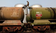 Giá dầu rối loạn vì nhiễu tín hiệu từ Ả Rập Saudi