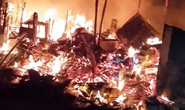 Đốt rác gây hỏa hoạn kinh hoàng giữa đêm ở Gò Vấp
