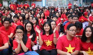 Học sinh TP HCM nhuộm đỏ sân trường tiếp lửa tuyển Việt Nam