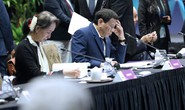 Ông Duterte nói đùa hút cần sa để tỉnh táo