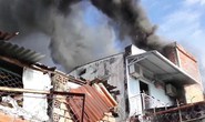 Chủ nhà về quê ăn Tết, tiệm sửa xe cháy lớn