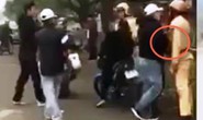 Clip nhóm thanh niên đánh võng, vu vạ CSGT đánh người