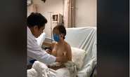 Tranh cãi về clip khám ngực nữ bệnh nhân