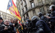 Cựu thủ hiến bị bắt, biểu tình ở Catalonia bùng nổ khốc liệt