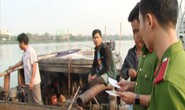 Bắt 5 đò hút cát lậu trên sông Hương
