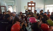 Đắk Lắk: Hàng trăm giáo viên phản đối vì bị chấm dứt hợp đồng