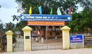 Kỷ luật thầy giáo tát học sinh, bị đấm gãy mũi