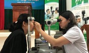 400 người hiến giác mạc được khám bệnh miễn phí
